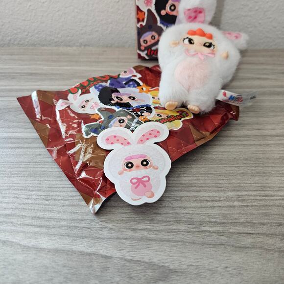 Migos Troublemaker Cream White Rabbit OPEN CONFIRMED BOX Vinyl Plush Pendent - Picture 2 of 10